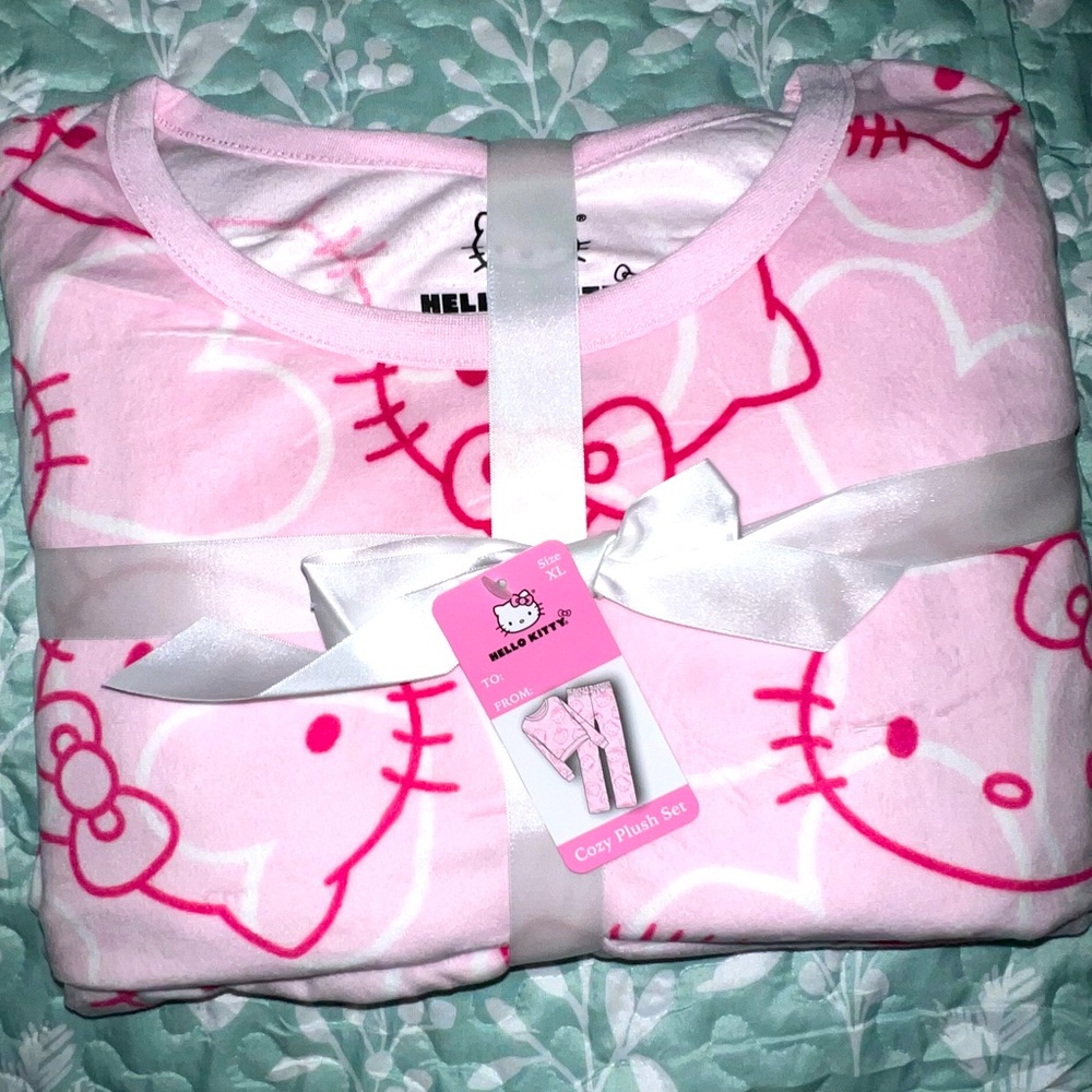 Hello Kitty Valentines Pink Heart Cozy Plush Pajama Gift Set XL
